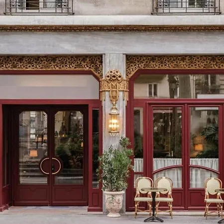 Rochechouart Hotel 4*