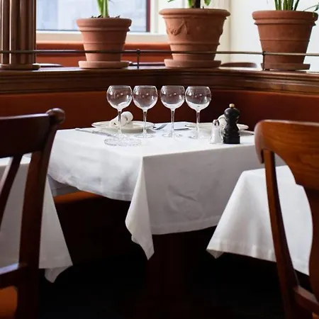 Hotel Rochechouart Paris