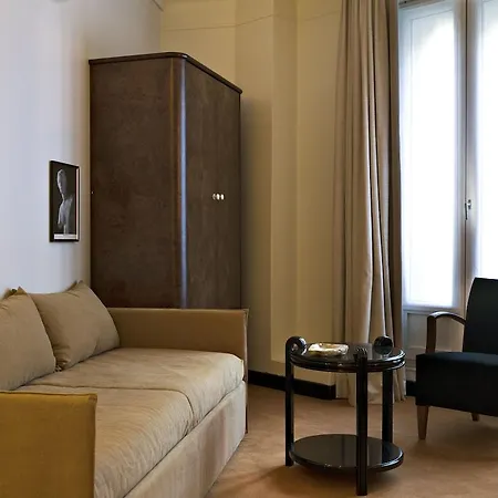 Hotel Rochechouart Paris