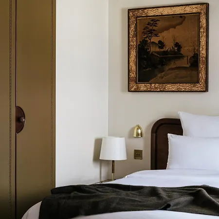 Hotel Rochechouart 4*