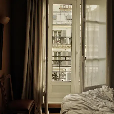 Rochechouart 4* Paris