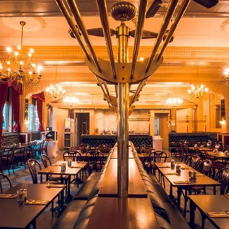 Rochechouart 4* Paris