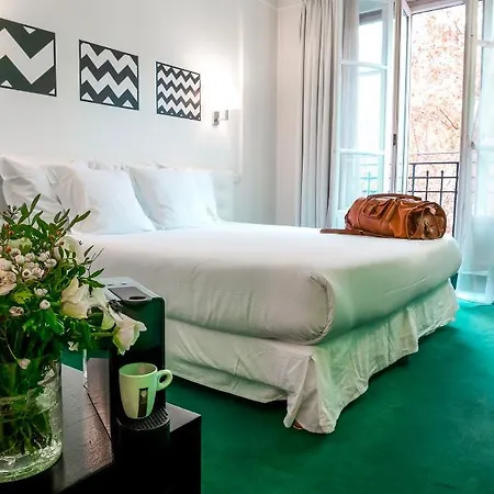 Rochechouart Hotel Paris